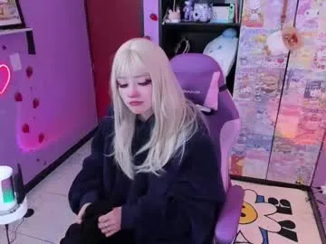 MhiaTaylor – webcam model profile photo Image 3