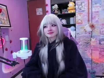 MhiaTaylor – webcam model profile photo Image 5