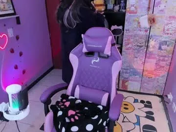 MhiaTaylor – webcam model profile photo Image 6