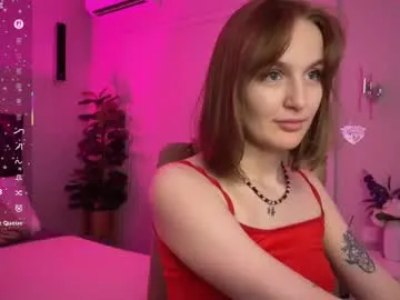 SophieMaeve – webcam model profile photo Image 4
