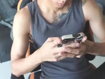 Donovan_Desmond – webcam model profile photo Image 15