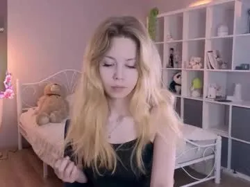 CamilaAlzate – webcam model profile photo Image 3