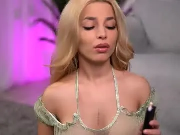 Miia_Roousse – webcam model profile photo Image 3