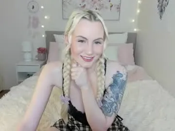 amiraaluxe – webcam model profile photo Image 5