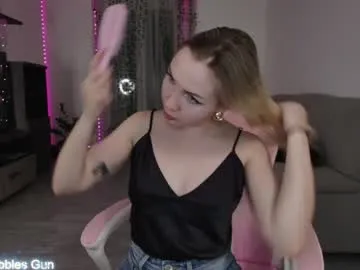 LauraCaruso – webcam model profile photo Image 7