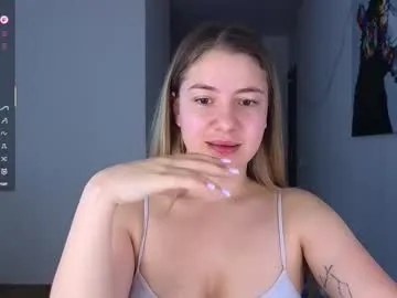 CherrySmirkXXX – webcam model profile photo Image 18