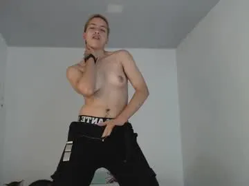 FitnessBunny – webcam model profile photo Image 18