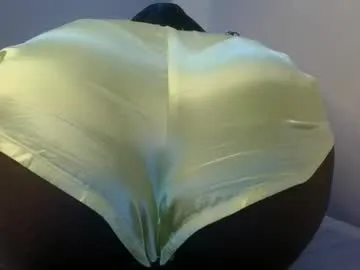 LauraJean – webcam model profile photo Image 4