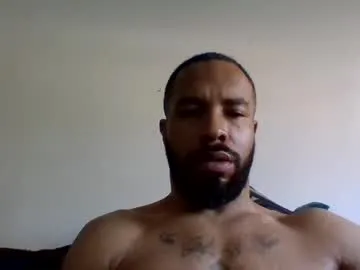 Live with yoursexydaddy79 on FliCam