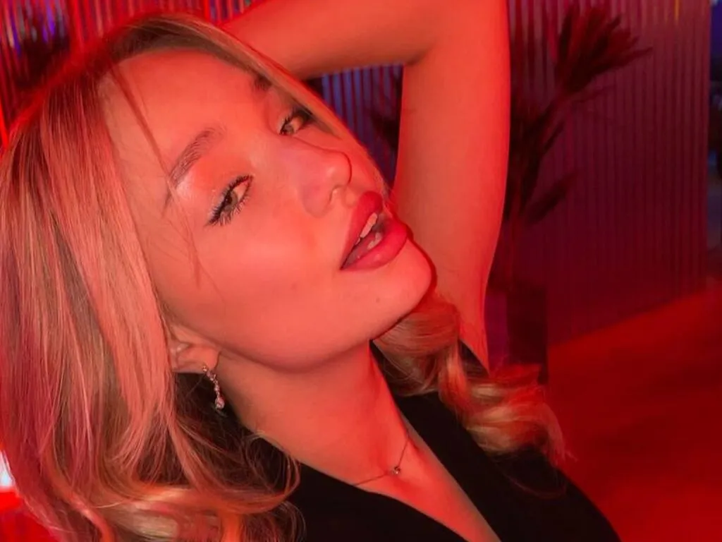 DashaSento – webcam model profile photo