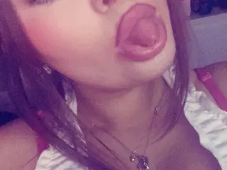 Live with Cherryrosealiee on FliCam