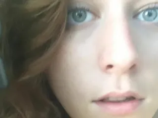 HolliLovely – webcam model profile photo