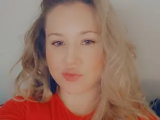 SandiSquirts – webcam model profile photo Image 2