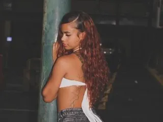 SandiSquirts – webcam model profile photo Image 3