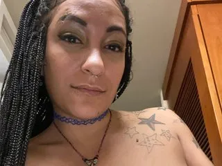 Live with lalaqueenpin on FliCam