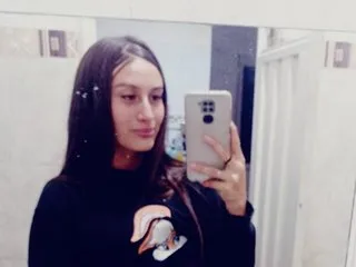 KarinaSanz – webcam model profile photo Image 2