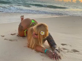 lovely_violet13 – webcam model profile photo Image 2