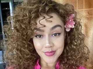 BustyDarla – webcam model profile photo Image 3