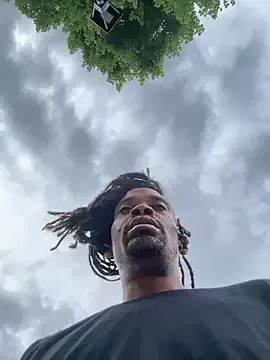 sexmittennjoytoy – webcam model profile photo Image 8