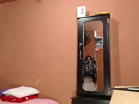 ElianaGarcia – webcam model profile photo Image 4