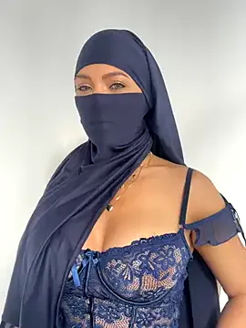 FleurCoquette – webcam model profile photo Image 2