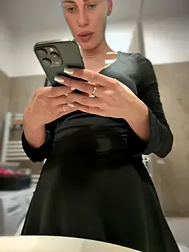 Bellalolahot – webcam model profile photo Image 16