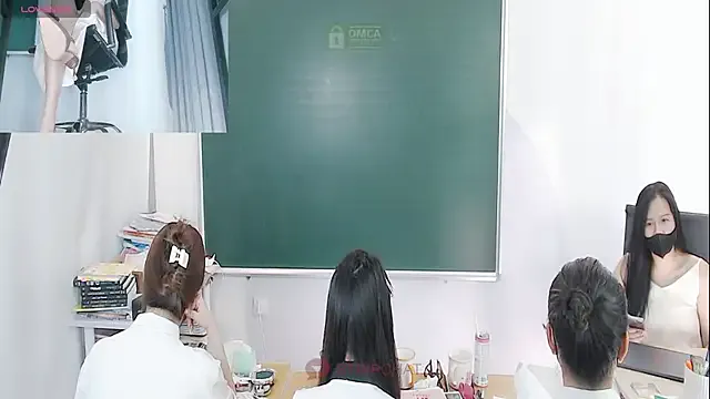 KimKelly13 – webcam model profile photo Image 2