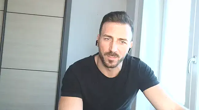 AntonellaRodman – webcam model profile photo Image 3