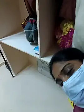 RoxyLyne – webcam model profile photo Image 4