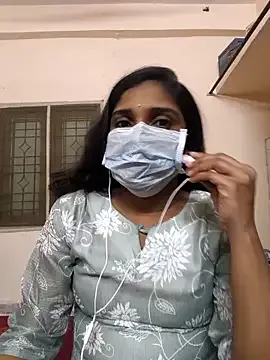 RoxyLyne – webcam model profile photo Image 5