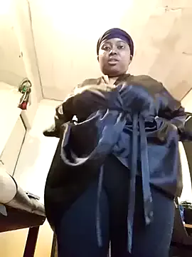 __Miray__ – webcam model profile photo Image 2