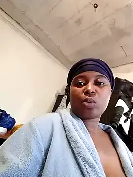 __Miray__ – webcam model profile photo Image 3