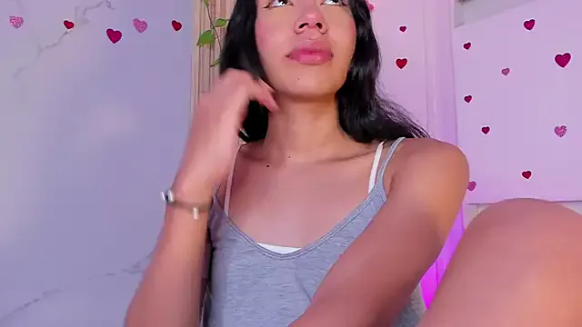 SandiSquirts – webcam model profile photo Image 4