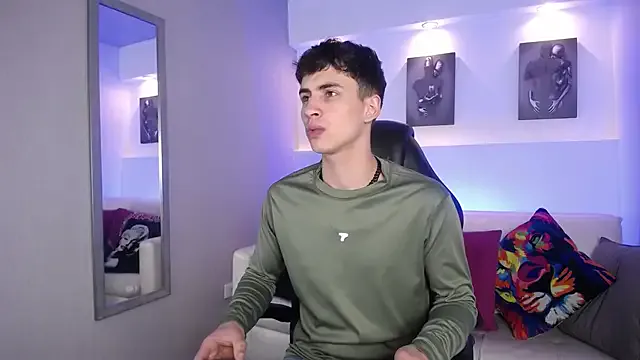 SandiSquirts – webcam model profile photo Image 13