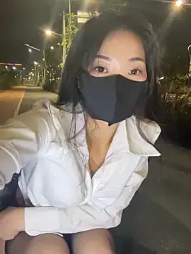 HotNSensual – webcam model profile photo Image 10