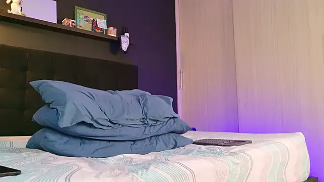 Natacha_Velmont – webcam model profile photo Image 3