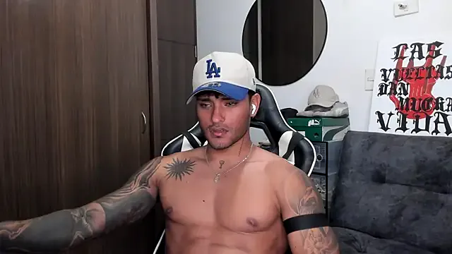 ZoeMurphy – webcam model profile photo Image 18