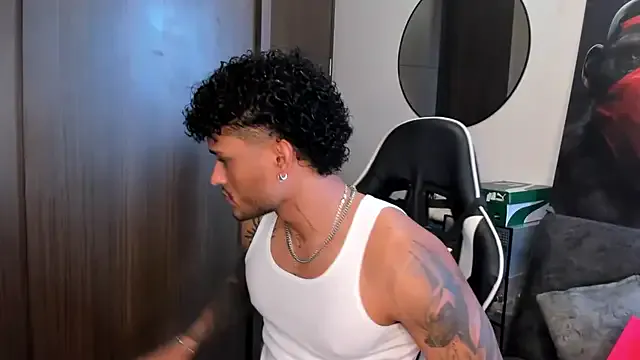 ZoeMurphy – webcam model profile photo Image 2