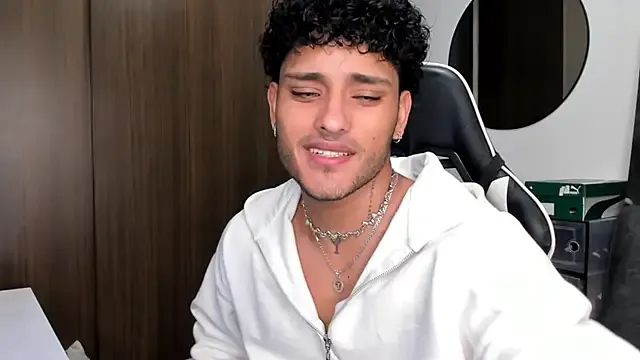 ZoeMurphy – webcam model profile photo Image 4