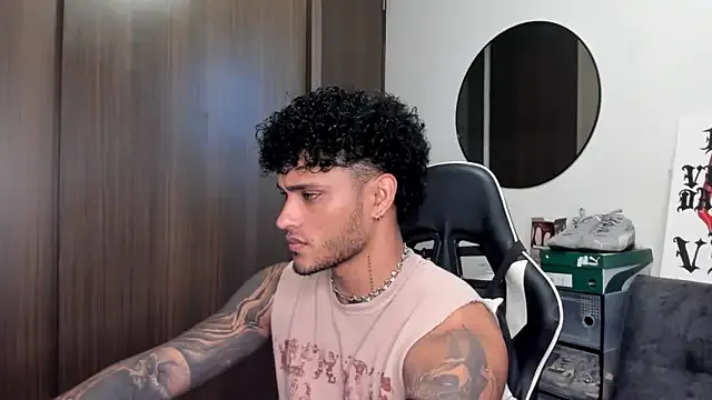 ZoeMurphy – webcam model profile photo Image 6