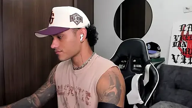 ZoeMurphy – webcam model profile photo Image 7