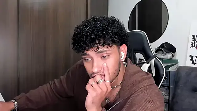 ZoeMurphy – webcam model profile photo Image 9