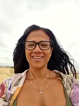 NILMINI-SHERON – webcam model profile photo Image 18