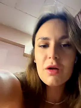 KarinaSanz – webcam model profile photo Image 11