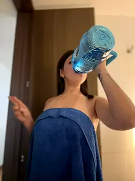 SandiSquirts – webcam model profile photo Image 11