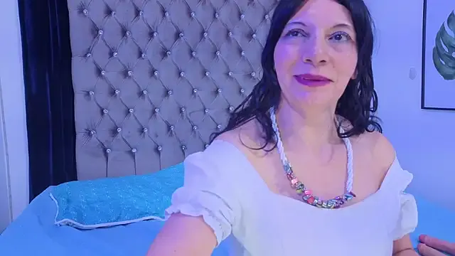 FitnessBunny – webcam model profile photo Image 19