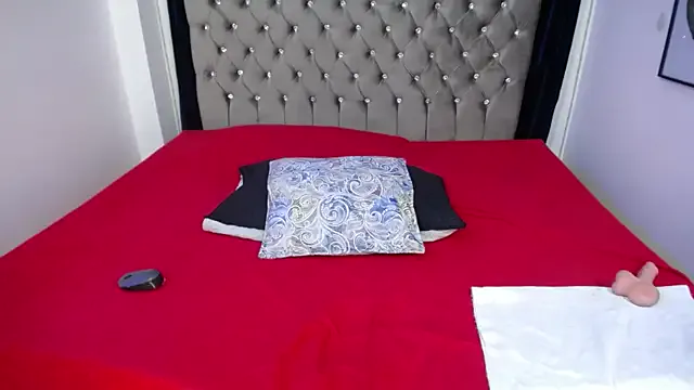 FitnessBunny – webcam model profile photo Image 2