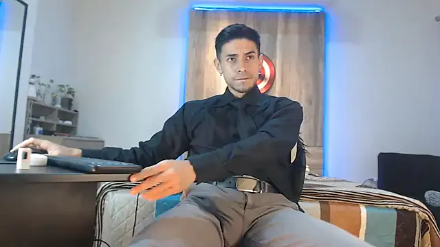 MiraDelynn – webcam model profile photo Image 13