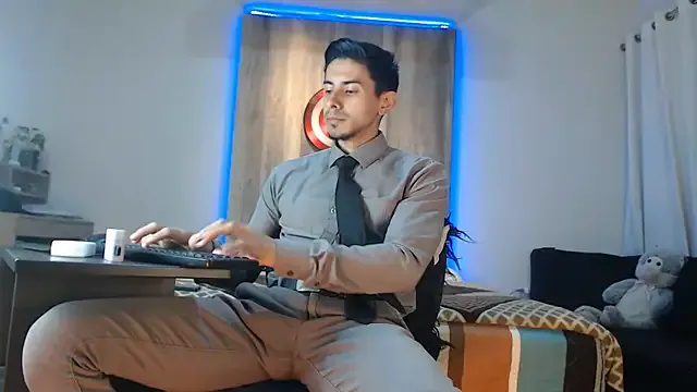 MiraDelynn – webcam model profile photo Image 15