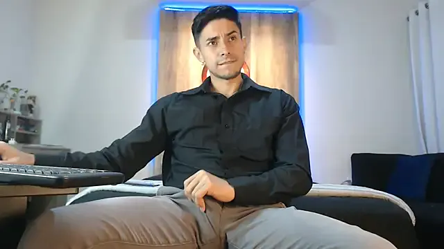 MiraDelynn – webcam model profile photo Image 5